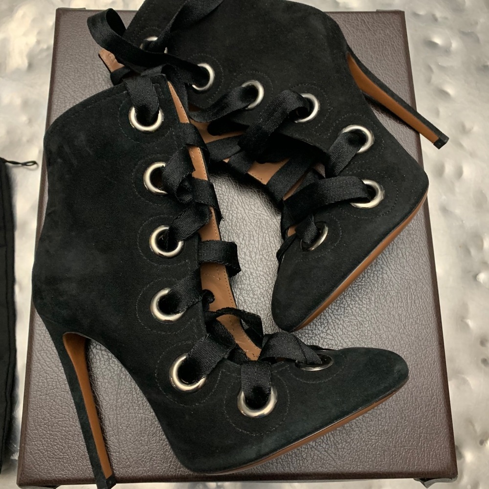 Alaia Paris Black Lace Up Heels